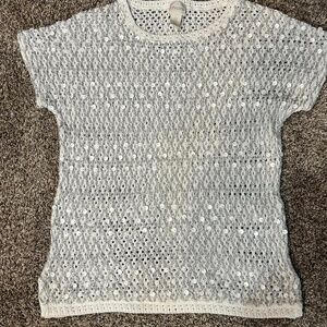 CHICOS WHITE AND SILVER OPEN WEAVE KNIT TOP